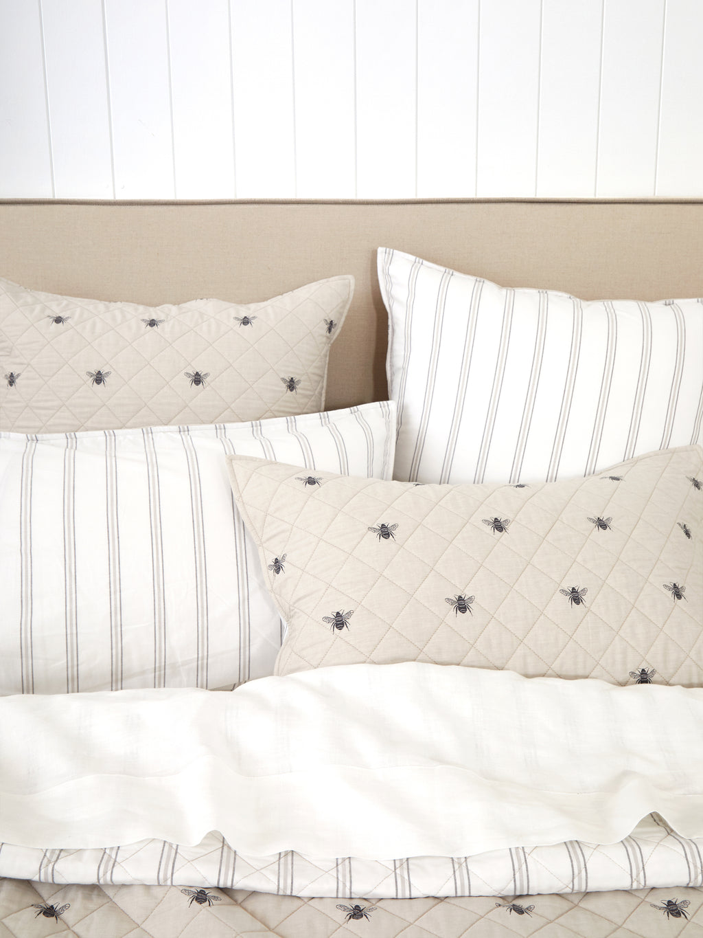 Meant to Bee Quilt | Natural-2