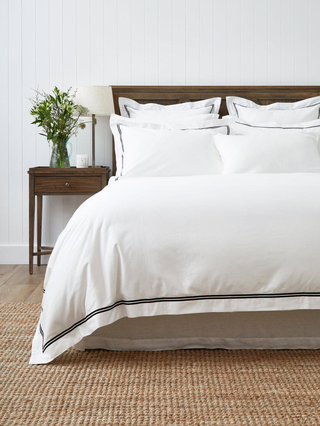 Monarch Long Duvet Cover Set | Black White-1