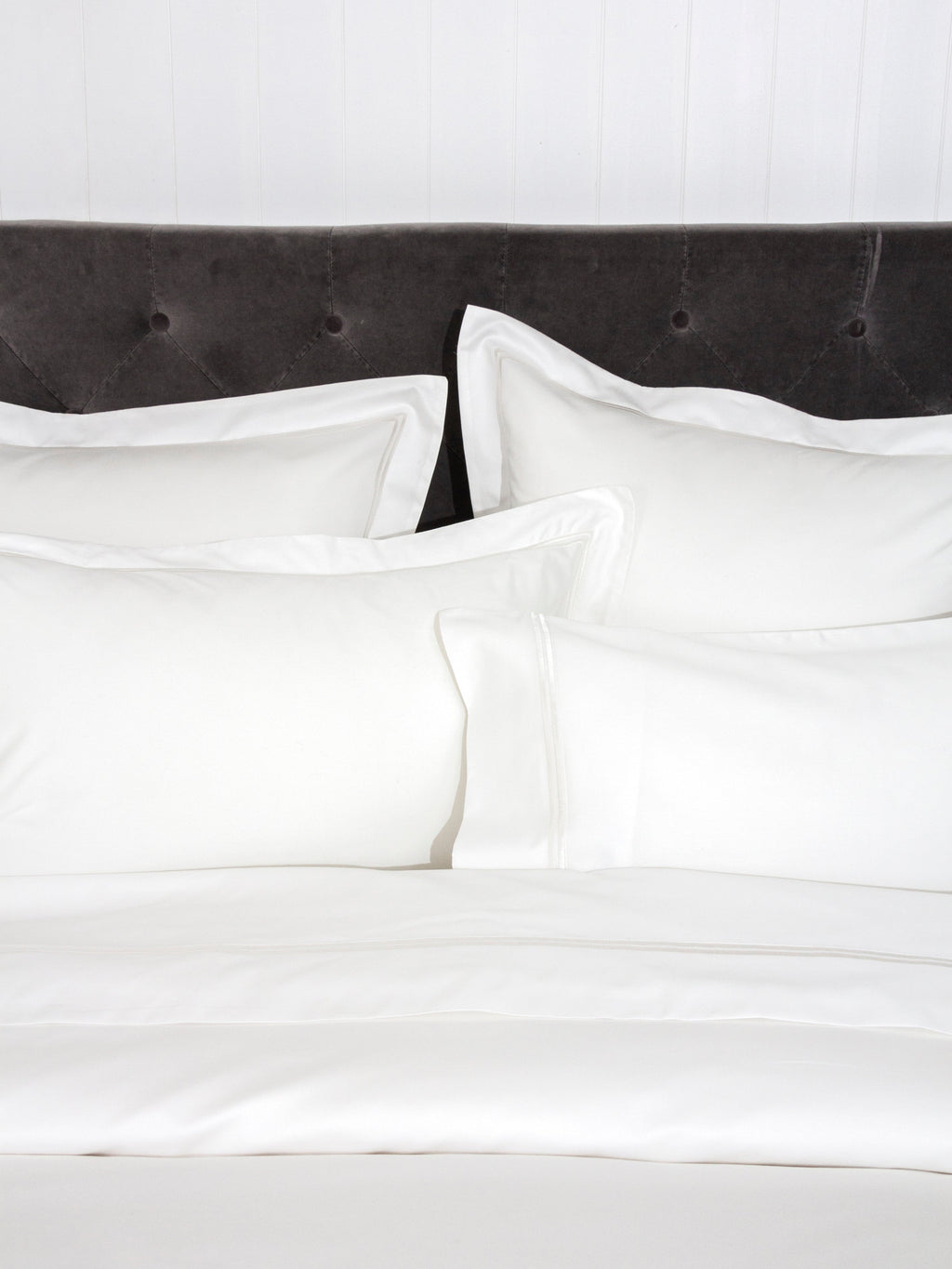 Monarch Long Duvet Cover Set | White White-2