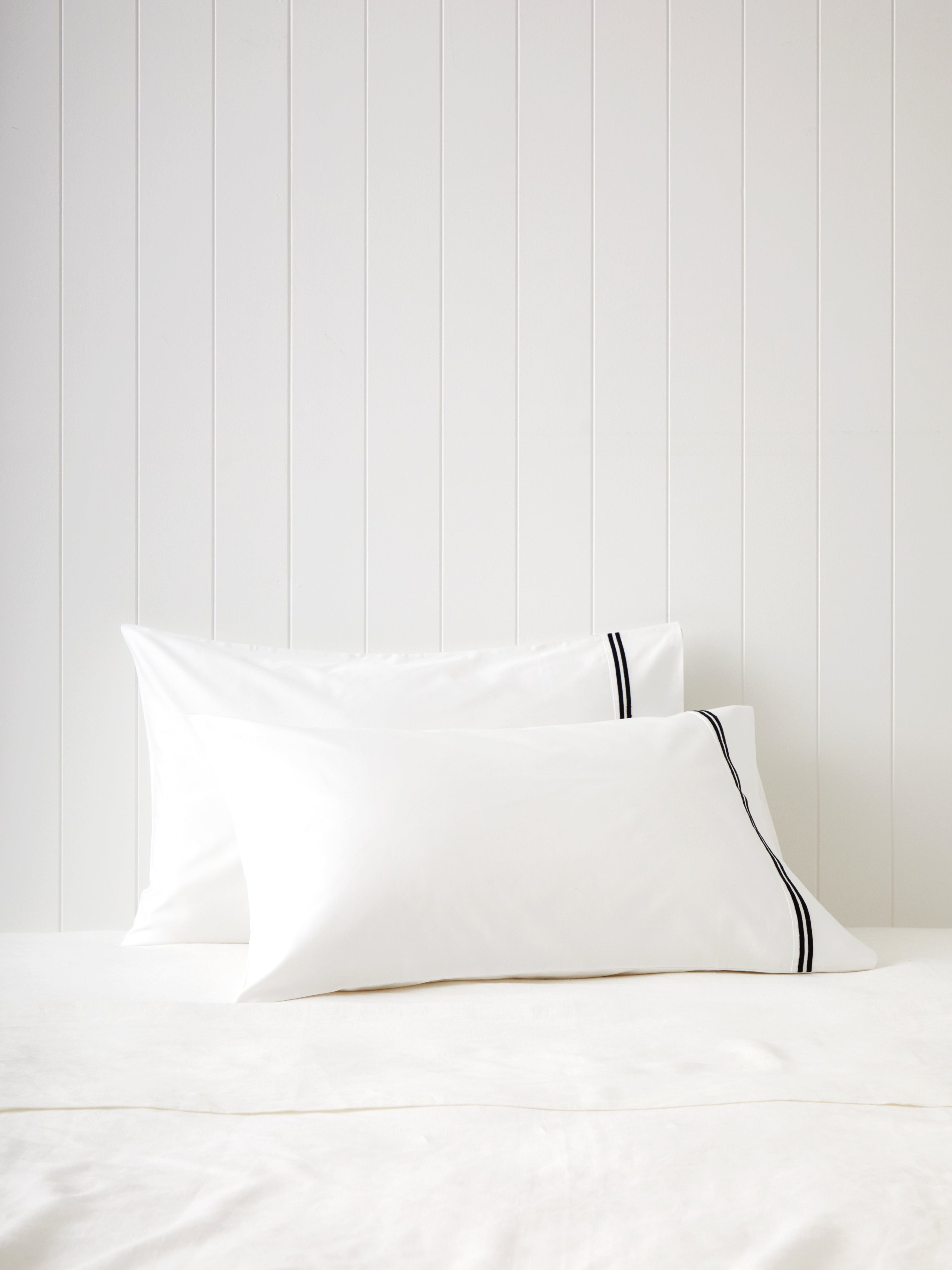 Monarch Standard Pillowcase Set | Black White-1