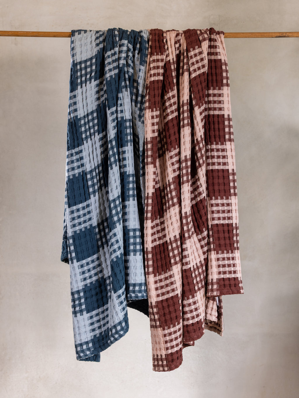Arlo Waffle Blanket | Merlot / Pink-3