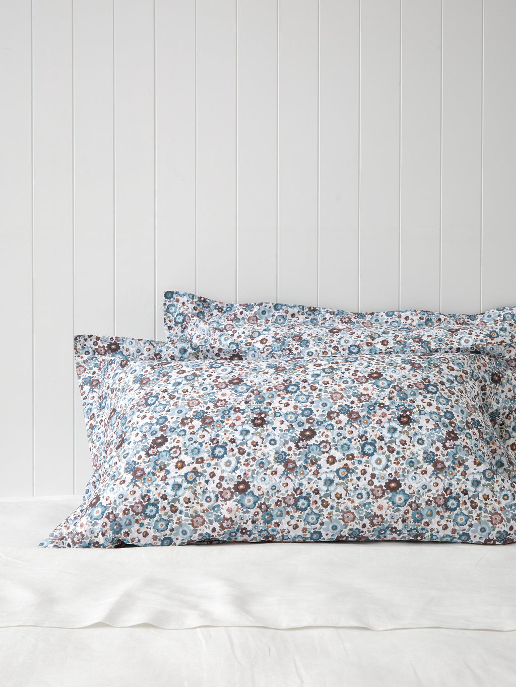 Zinnia Lodge Pillowcase Set | Floral-1